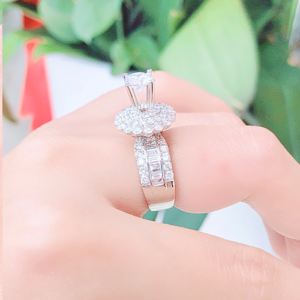 16 3 Nhẫn kim cương nữ vàng trắng 18K CH 0008