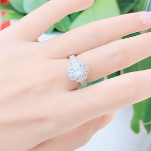 Nhẫn kim cương nữ vàng trắng 18K CH 0005