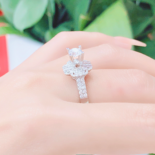 Nhẫn kim cương nữ vàng trắng 18K CH 0005