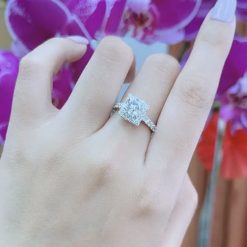z3652653323607 653dadb35652036a3362fab38b719b37 Nhẫn kim cương nữ vàng trắng 18K CH 0079