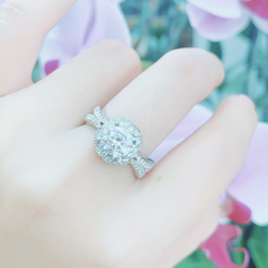 Mặt dây chuyền kim cương nữ vàng trắng 18K CH 50