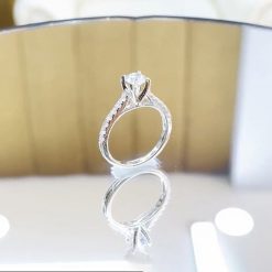 z3659811225813 c383cdbc8ff59d179ef56805af1ae646 Nhẫn kim cương nữ vàng trắng 18K CH 0190