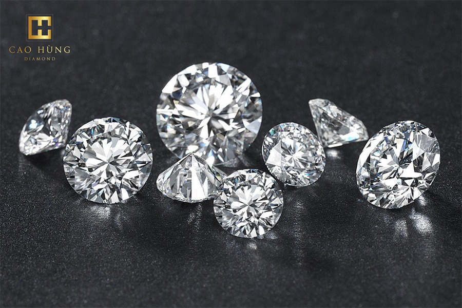 Kim cương và hột xoàn giống nhau điểm nào?