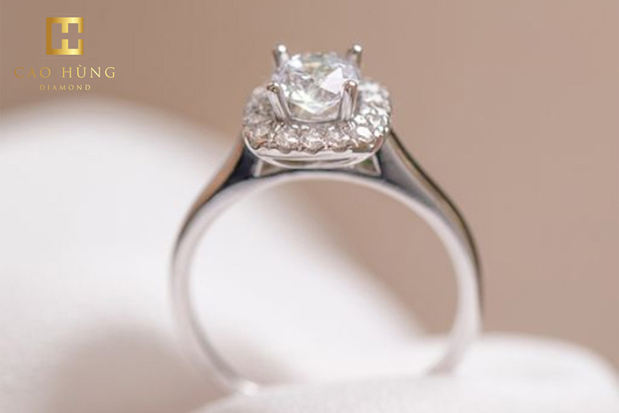Nhẫn kim cương 5 carat bao nhiêu tiền?