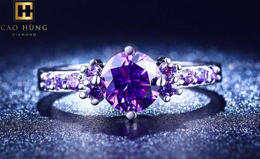 Nhẫn kim cương tím- Báu vật quý giá của tự nhiên