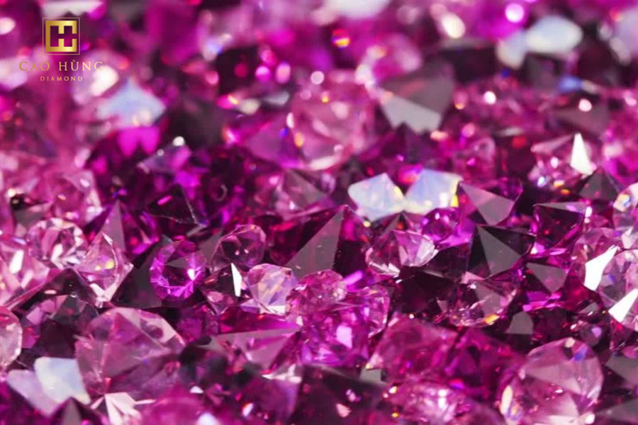 Kim cương tím Argyle Violet được tìm thấy vào tháng 08/2015