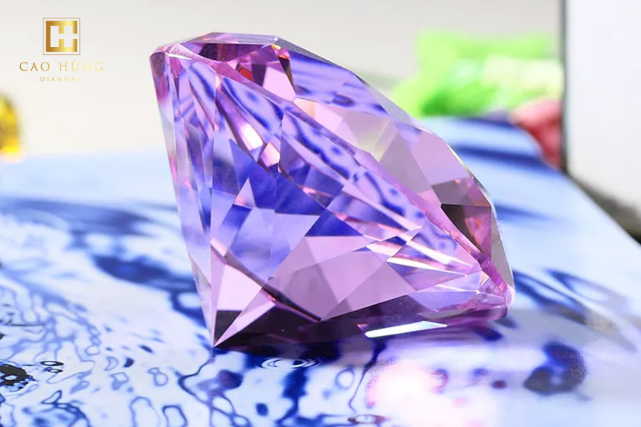 Nhẫn kim cương tím - Báu vật quý giá của tự nhiên