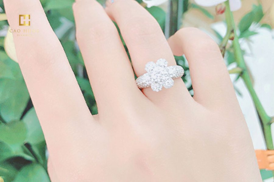 Chưa cưới có nên đeo nhẫn ngón áp út không?