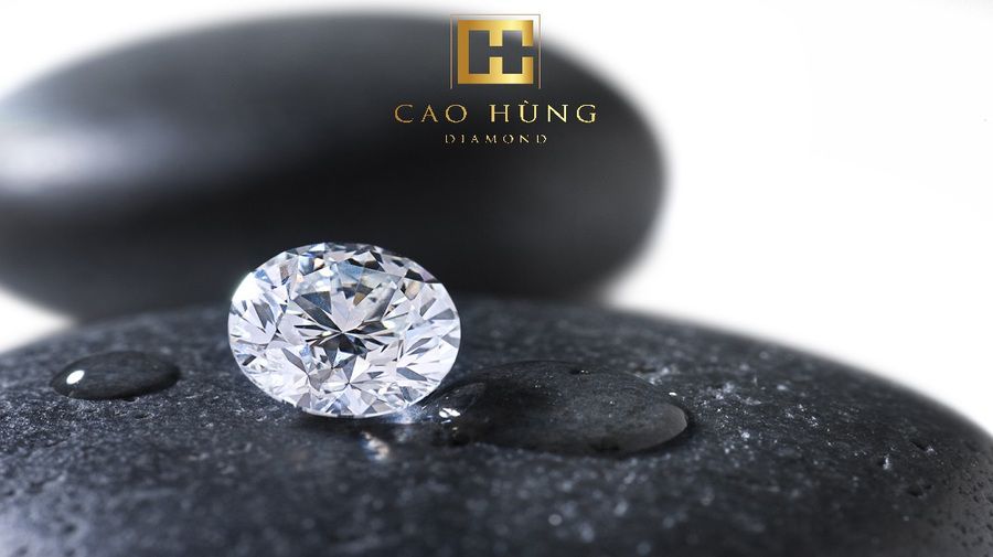 Giá kim cương trắng từ 275$ (0.25 carat) đến 7.600$ (1 carat)