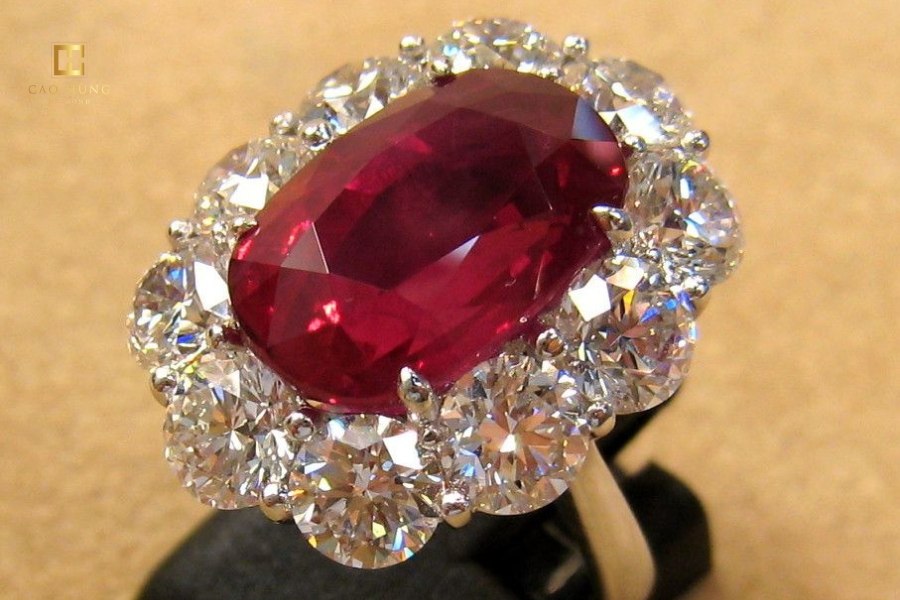 Kim cương đỏ biểu tượng sự giàu sang