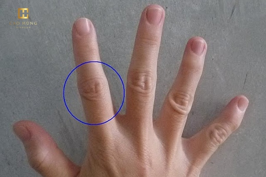 Lưu ý không đo size nhẫn ở khớp ngón tay