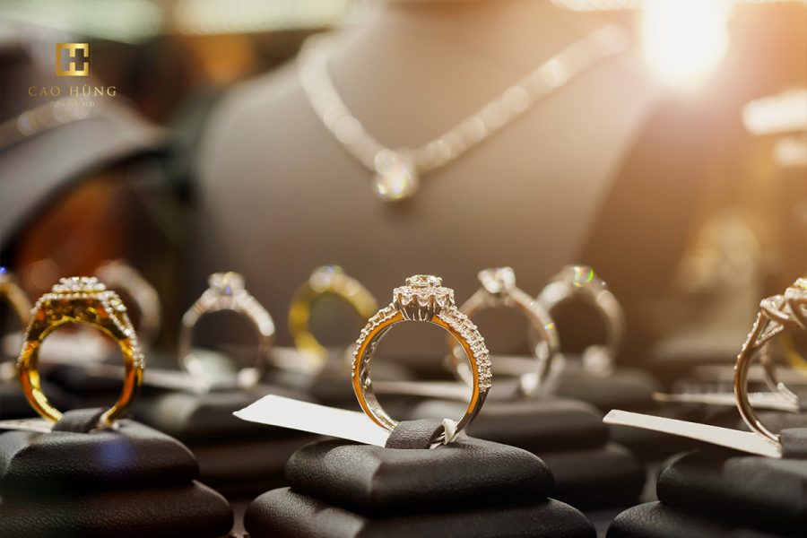 Mức giá của nhẫn kim cương 4 carat trên thị trường?
