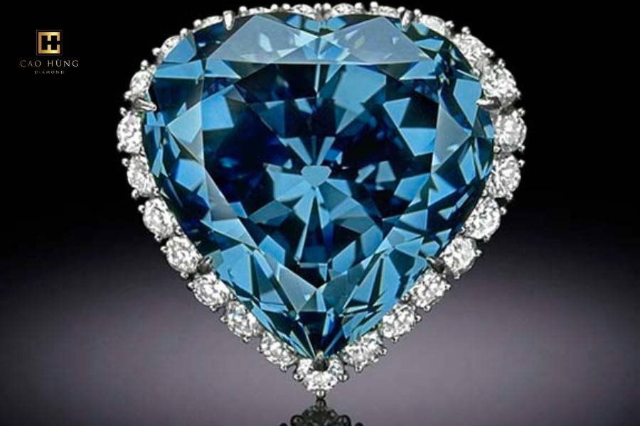 Kim cương xanh The Blue Heart