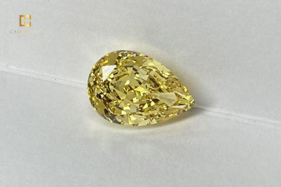 Kim cương vàng nhân tạo và tự nhiên sẽ có những điểm khác nhau nhất định