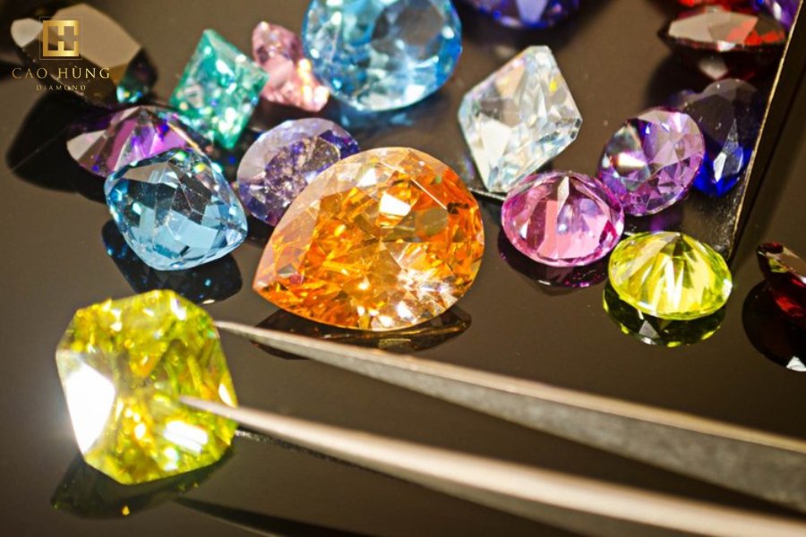 Kim cương có màu sắc càng đẹp thì giá thành càng cao