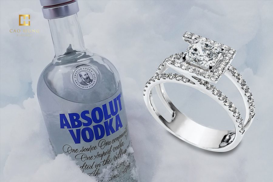 hướng dẫn làm sáng bóng nhẫn kim cương bằng cồn trong rượu Vodka 