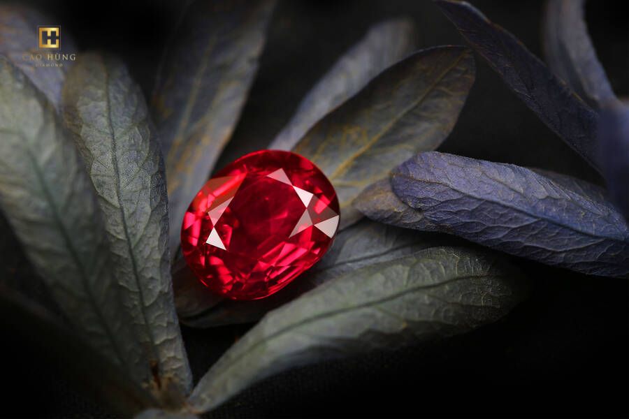 Ruby và kim cương cái nào đắt hơn? Đá ruby hợp với người mệnh nào?