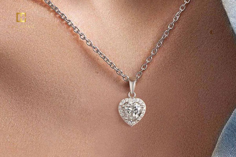Thiết kế dây chuyền kim cương nhân tạo hình trái tim