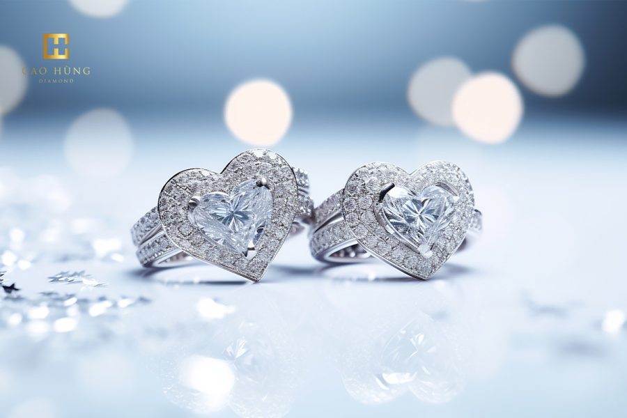 Mẫu nhẫn kim cương hình trái tim lãng mạn này có giá khoảng 25.000.000 VNĐ