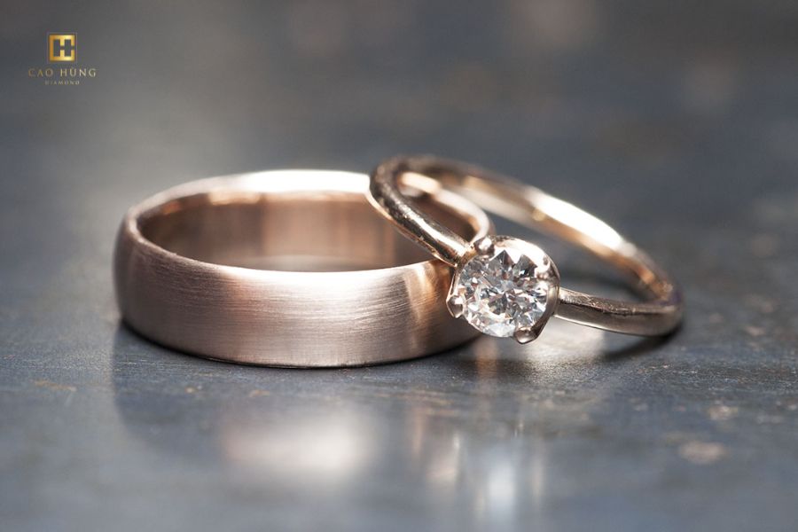 Nhẫn cưới bằng bạch kim