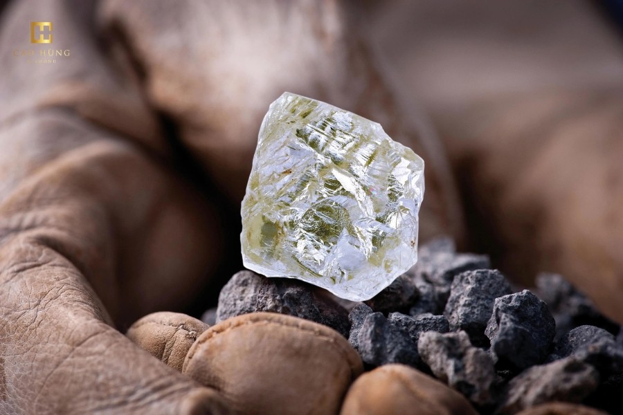 Kim cương di chuyển lên mặt đất có thể làm tăng kích thước hoặc xuất hiện thêm Blemish