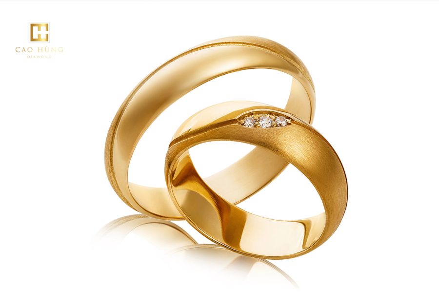Người đã ly hôn hoặc mất vợ/chồng đeo nhẫn cưới trên cổ