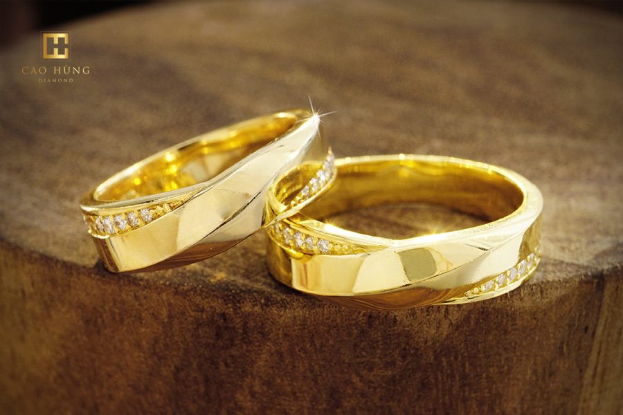 Nên mua nhẫn cưới vàng 18k hay không?