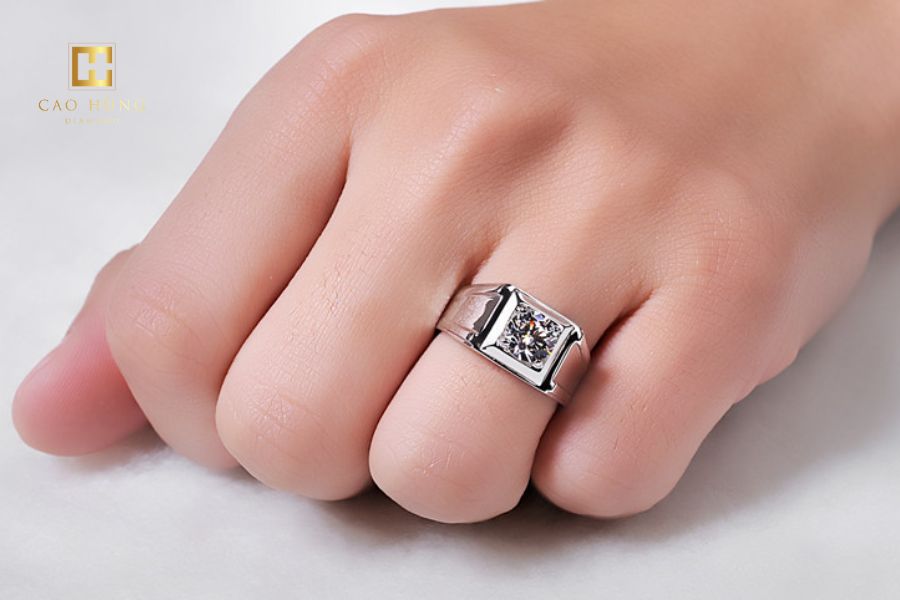 Mẫu nhẫn bạc đính kim cương nhân tạo có giá tốt khoảng 1 triệu