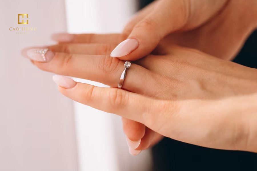 Nữ đã kết hôn nên đeo nhẫn ngón nào?