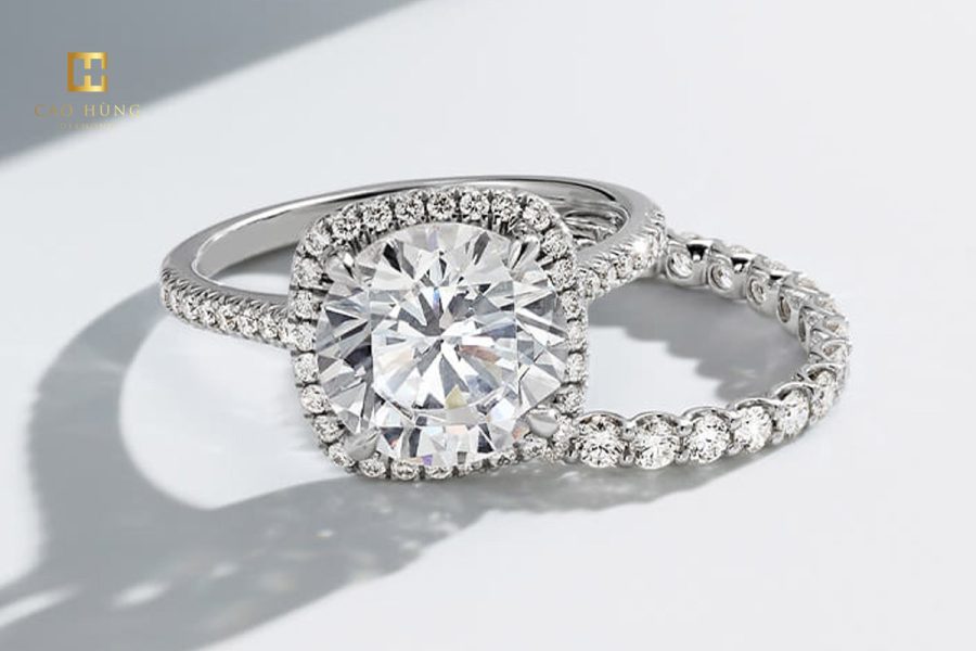 Mẫu nhẫn cưới kim cương Pave thể hiện sự sang trọng và tinh tế cho các cặp đôi