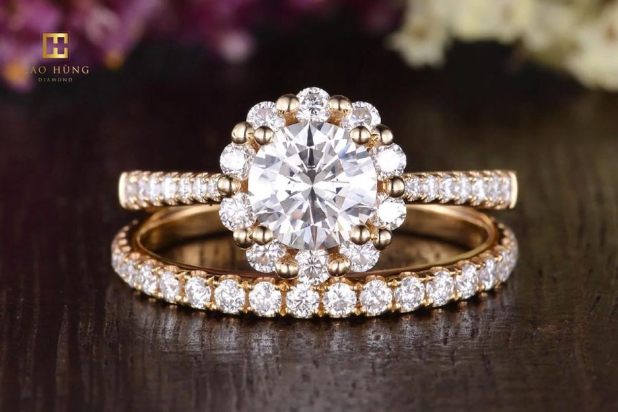 Nhẫn cặp kim cương Vintage vô cùng độc đáo, ấn tượng và quý phái với sự cổ điển, tinh tế trong thiết kế