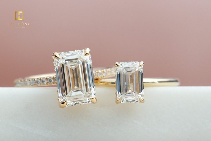 Mẫu nhẫn kim cương Emerald vàng 18k có giá khoảng 40 triệu