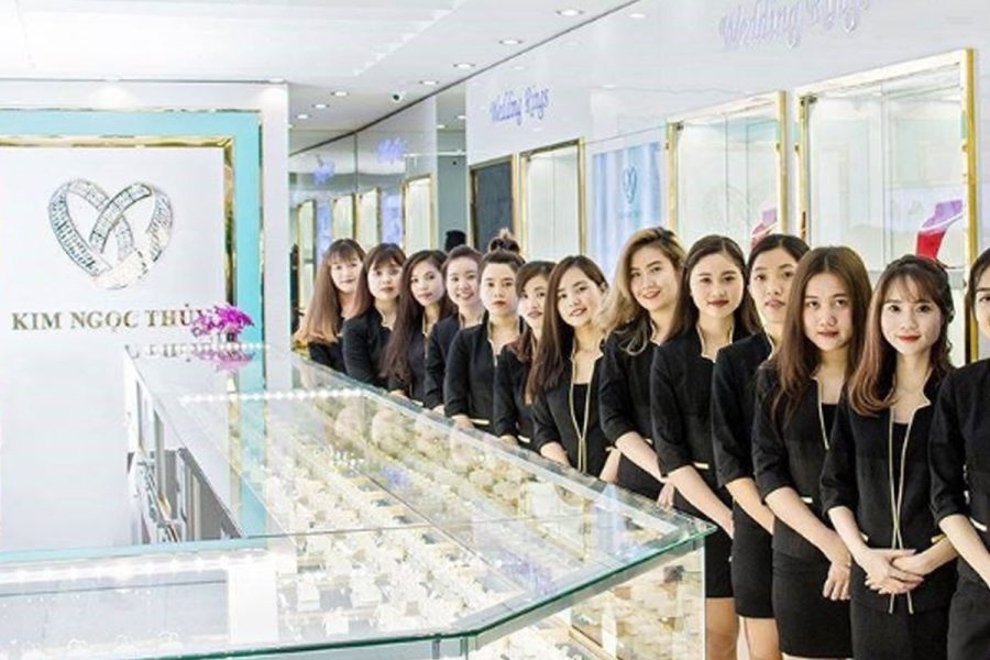 Showroom bán trang sức kim cương nhân tạo Kim Ngọc Thủy