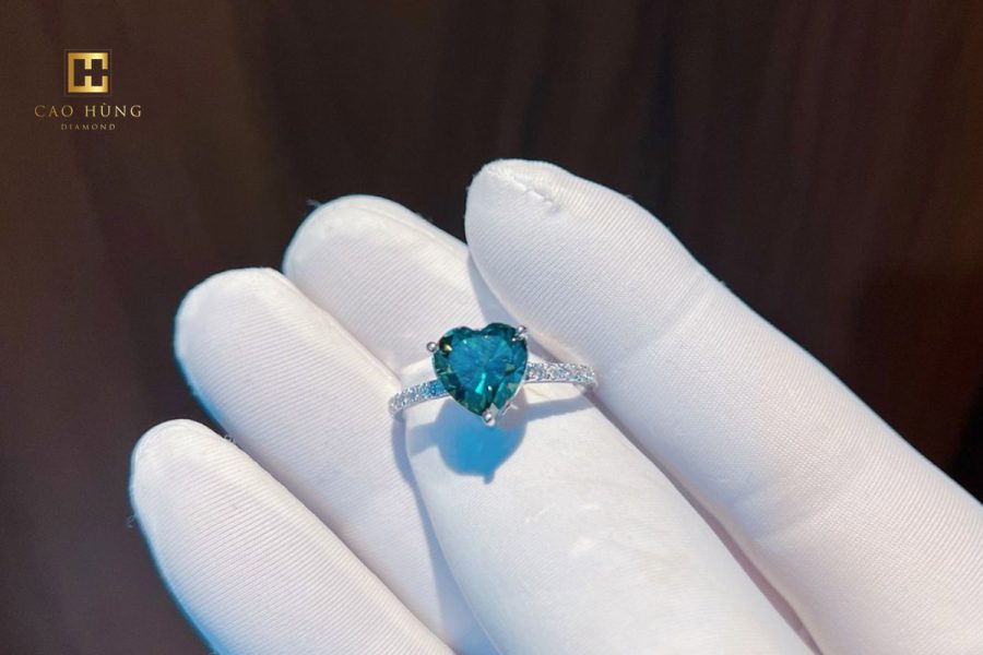 Nhẫn kim cương đá Moissanite xanh dương hình trái tim