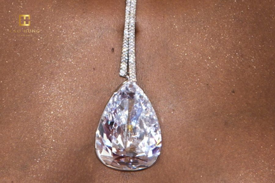 Hình ảnh viên kim cương Millennium Star trọng lượng 203,04 carats