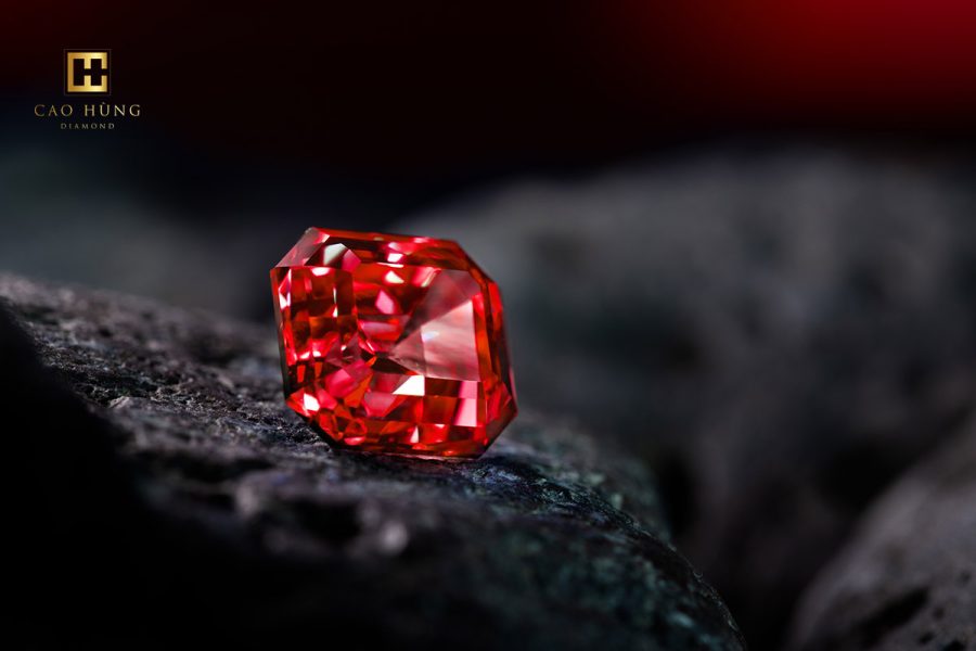 Kim cương đỏ là gì
